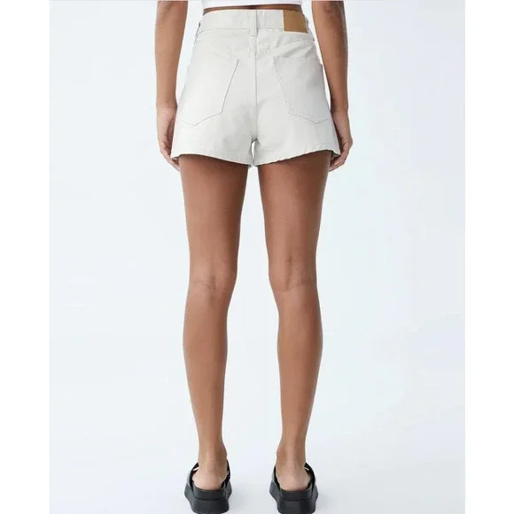 Cotton On Women's High Mom Denim Shorts Soft Taupe Finished - Picture 2 of 4